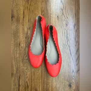 CHLOE Red Scalloped Ballet Flats